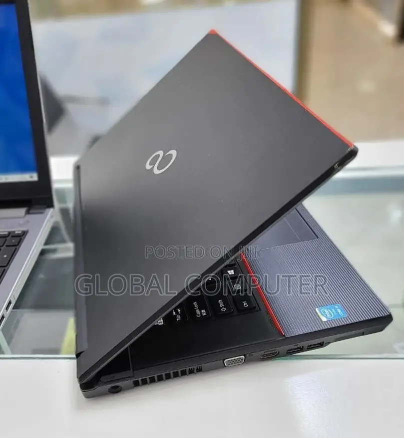 New Laptop Fujitsu Amilo Li3910 8GB Intel Core I5 HDD 500GB