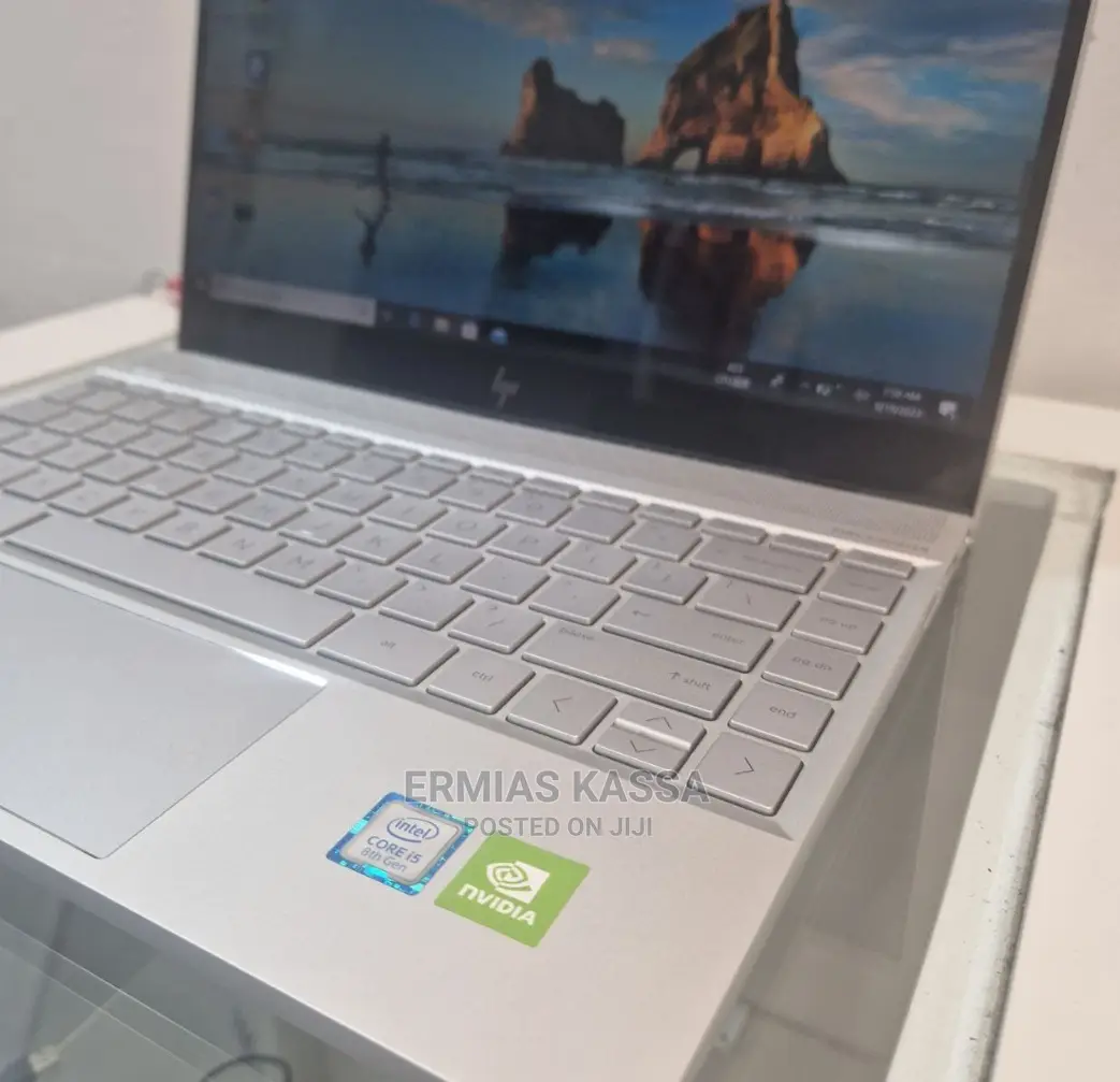 New Laptop HP Envy X360 8GB Intel Core i5 SSD 512GB