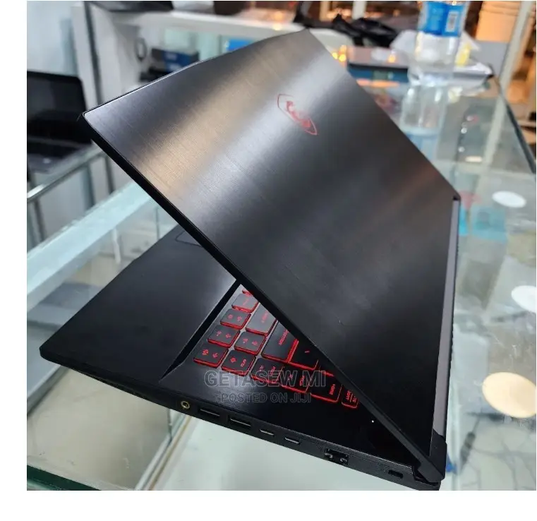 New Laptop MSI 16GB Intel Core I7 SSD 512GB