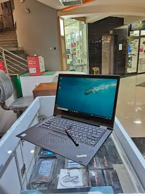 Photo - New Laptop Lenovo ThinkPad Yoga 370 8GB Intel Core I5 SSD 512GB