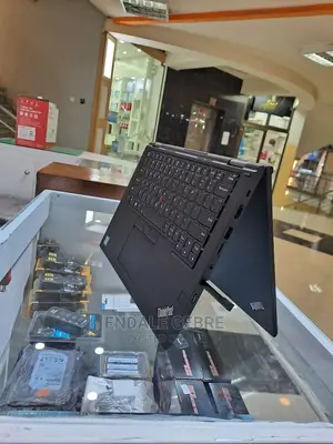 New Laptop Lenovo ThinkPad Yoga 370 8GB Intel Core I5 SSD 512GB