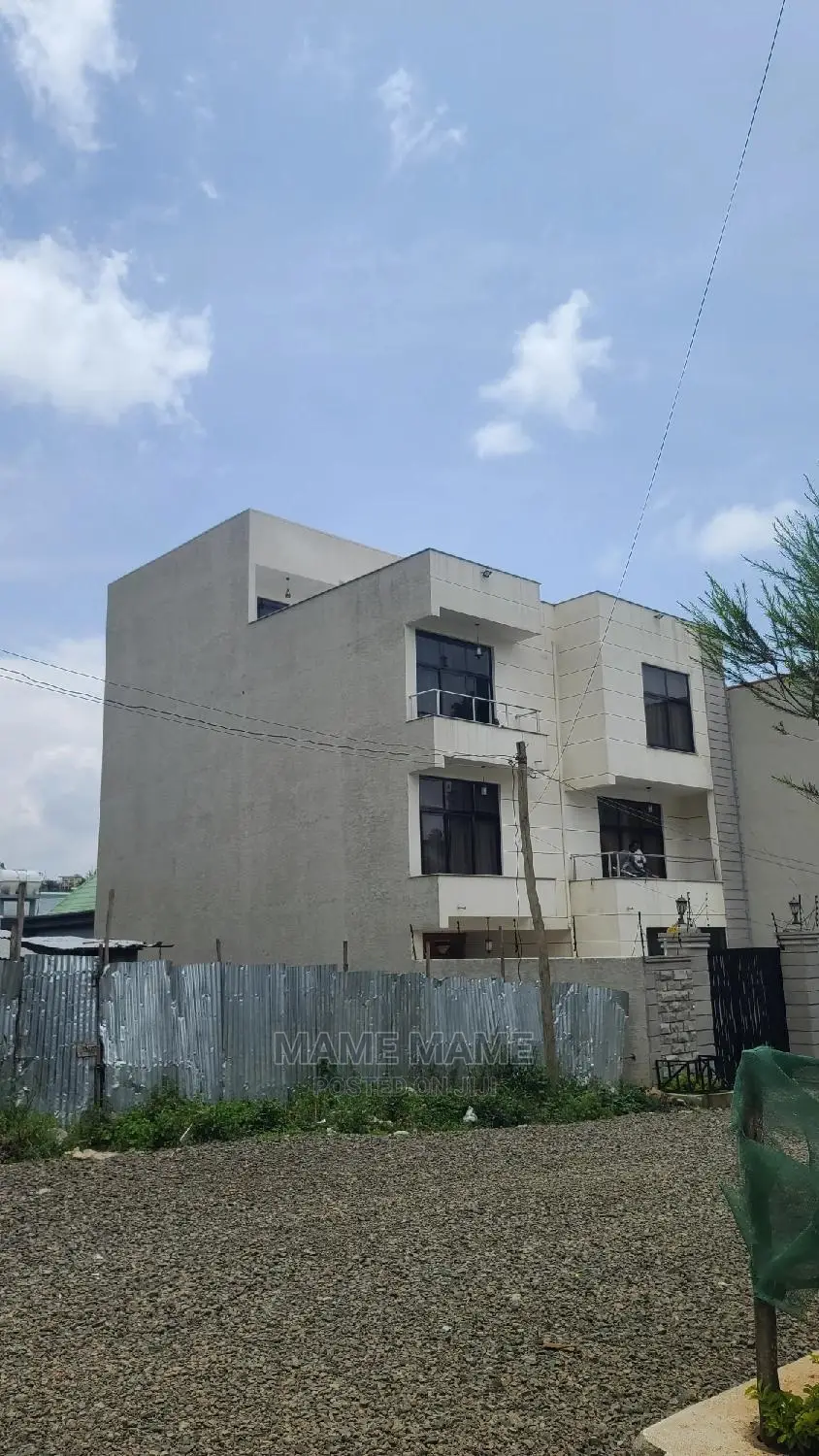 6bdrm House in Addis Abeba, Bole for sale