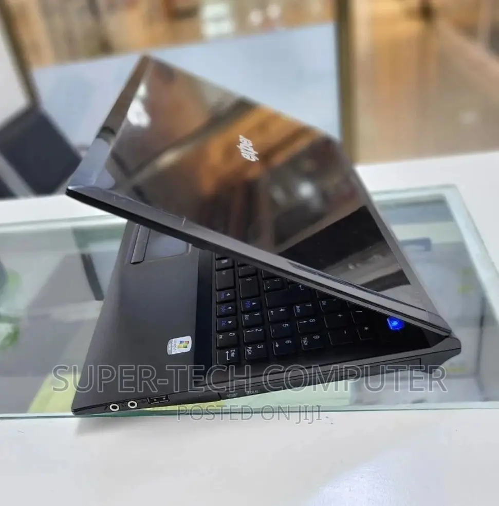 New Laptop 4GB Intel Core I3 HDD 256GB