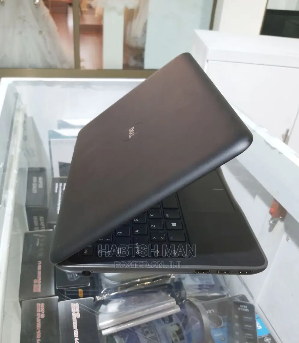 New Laptop Dell Vostro DVCI315 8GB Intel Core i5 HDD 500GB