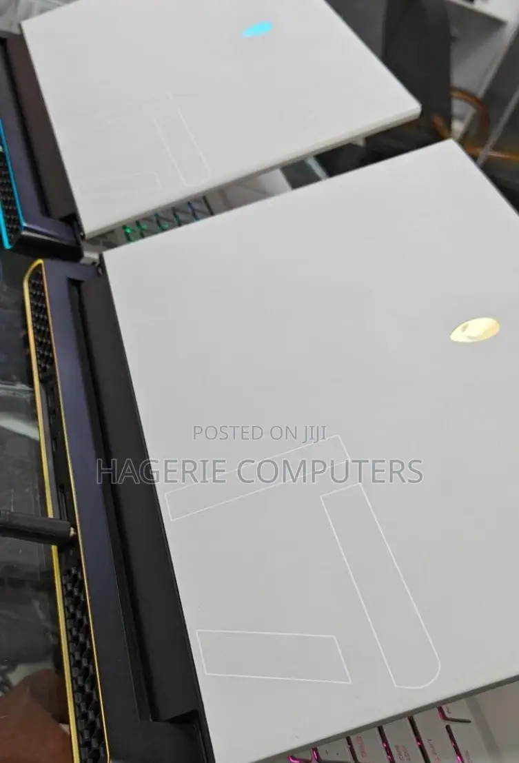 New Laptop Alienware M17x R2 16GB Intel Core I7 SSD 1T