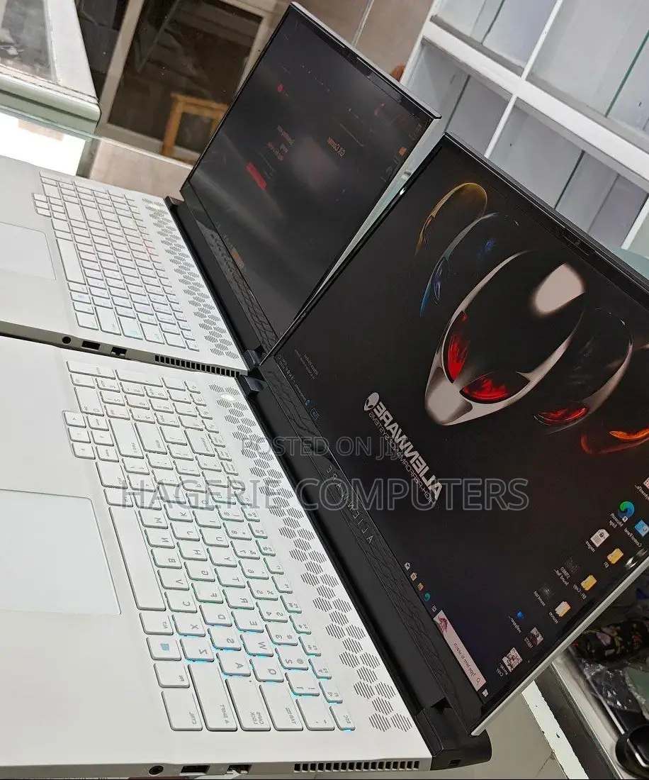 New Laptop Alienware M17x R2 16GB Intel Core I7 SSD 1T