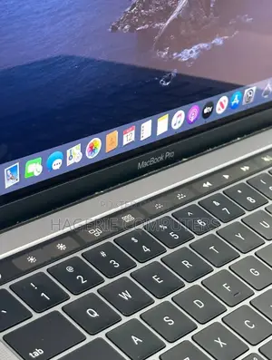 New Laptop Apple MacBook Pro 2019 8GB Intel Core I5 SSD 256GB