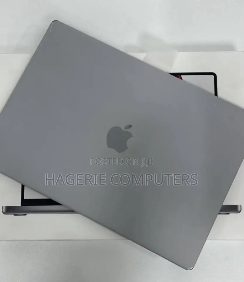 New Laptop Apple MacBook 16GB Apple M1 Pro SSD 512GB