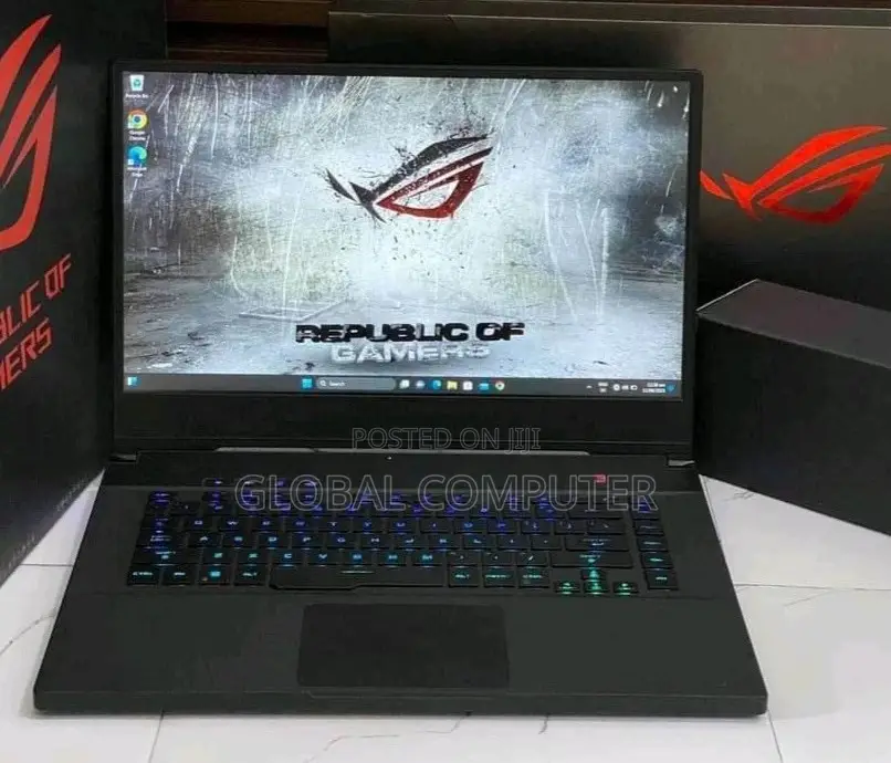 New Laptop Asus ROG Mothership (GZ700) 16GB AMD Ryzen 7 SSD 1T