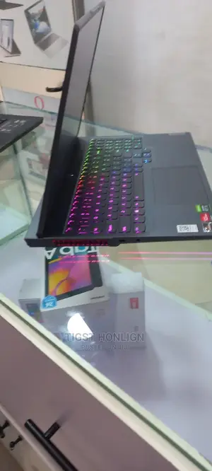 New Laptop Lenovo Legion 7 32GB AMD Ryzen 9 SSD 1T
