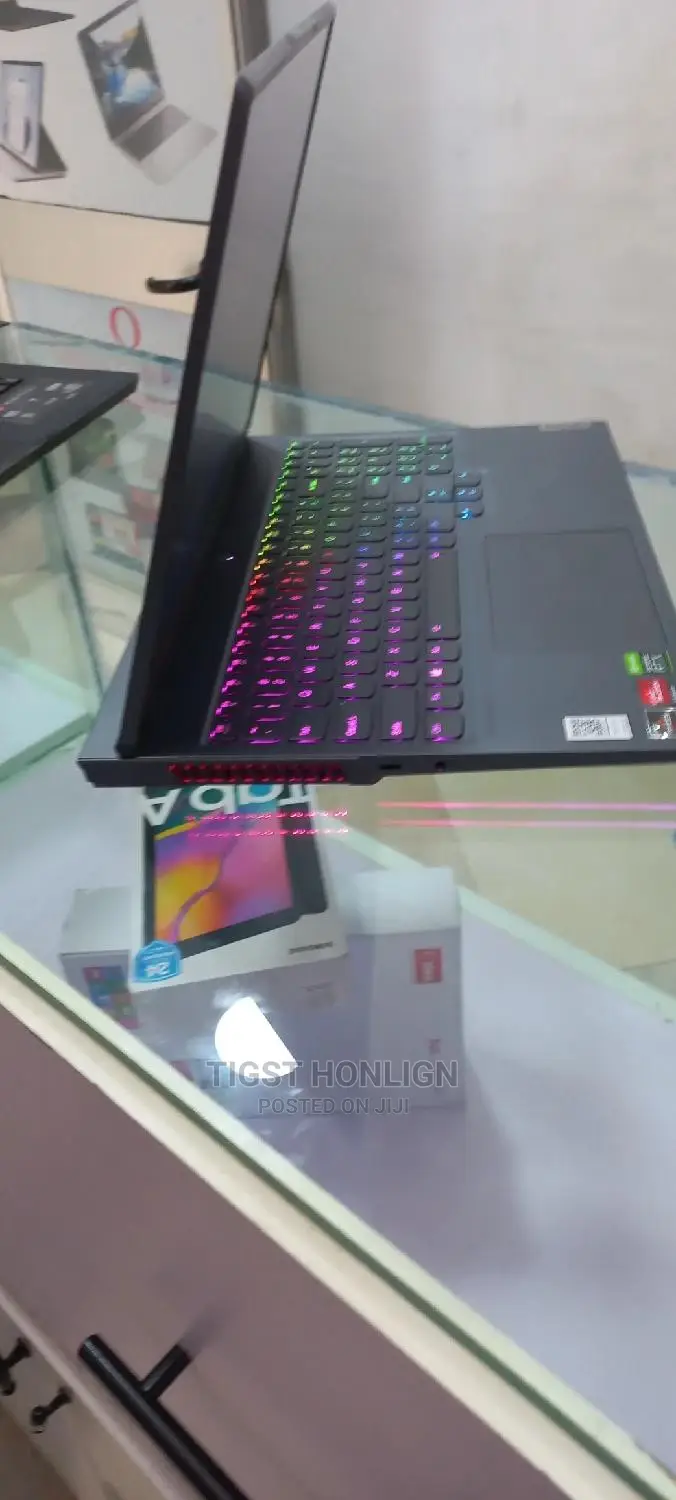 New Laptop Lenovo Legion 7 32GB AMD Ryzen 9 SSD 1T