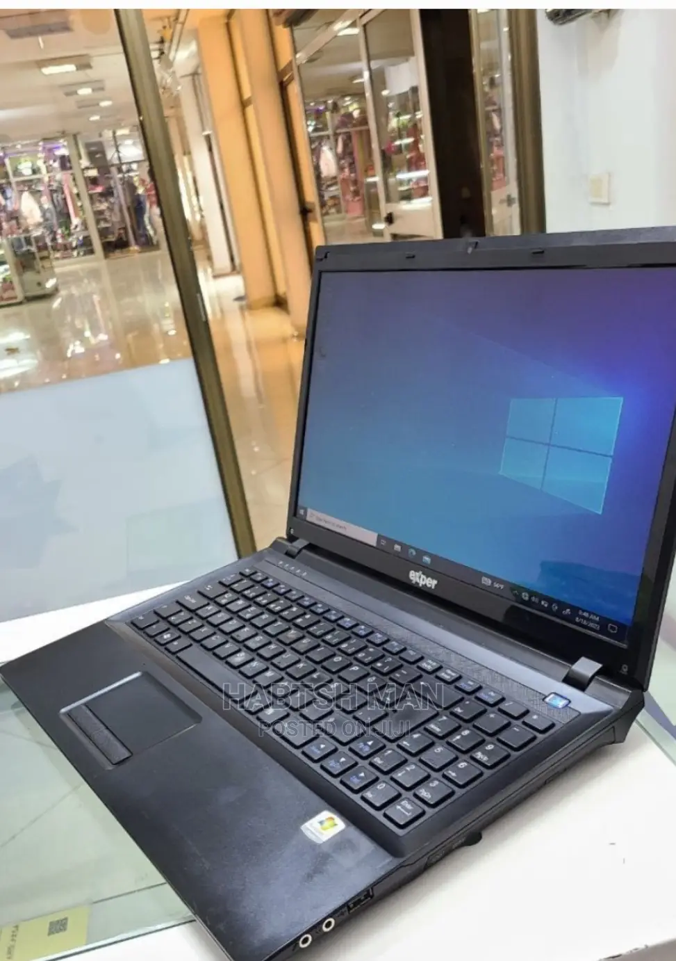 New Laptop Toshiba Satellite C850 4GB Intel Core i3 HDD 640GB