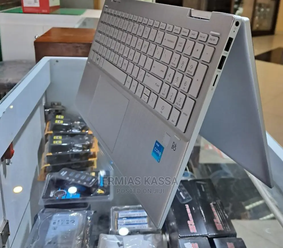 New Laptop HP Pavilion X360 8GB Intel Core I3 SSD 512GB