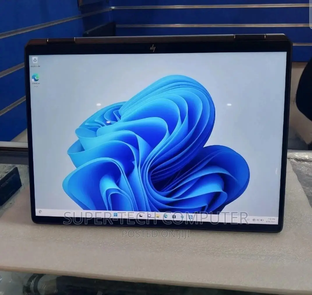 New Laptop HP Spectre X360 16GB Intel Core I7 SSD 512GB