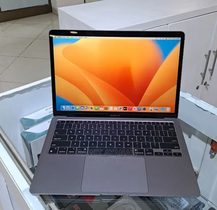 New Laptop Apple MacBook Air 2020 M1 8GB Apple M1 SSD 256GB