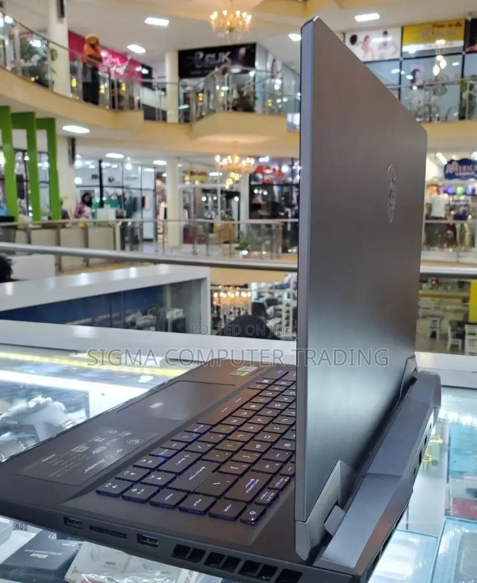 New Laptop MSI GE66 Raider 16GB Intel Core I7 SSD 1T