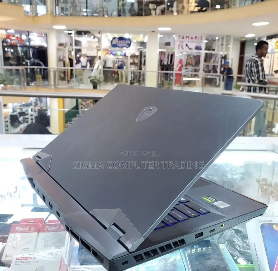 New Laptop MSI GE66 Raider 16GB Intel Core I7 SSD 1T