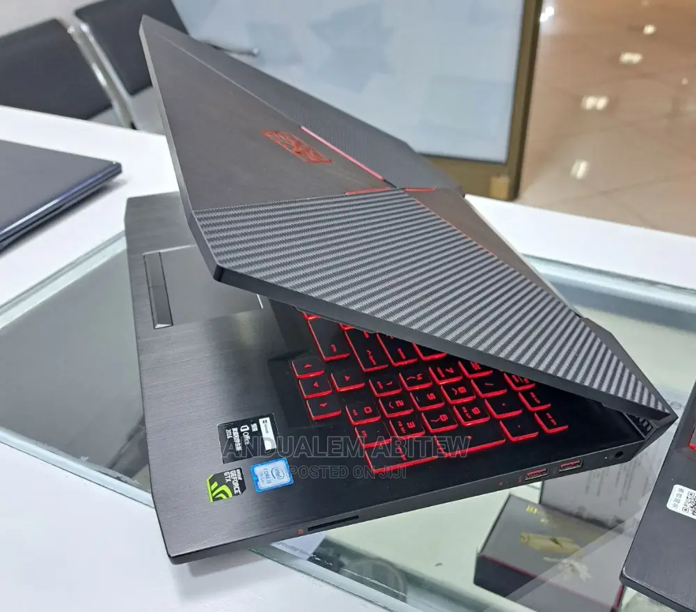 New Laptop HP Omen X 8GB Intel Core I5 SSHD (Hybrid) 1T