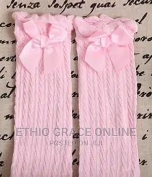 Girls Cable Knit Knee Socks With Bow