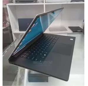 New Laptop Dell 16GB Intel Core I7 SSD 512GB