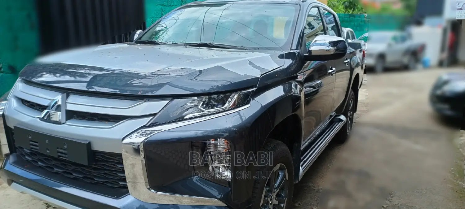 New Mitsubishi L200 2023 Gray