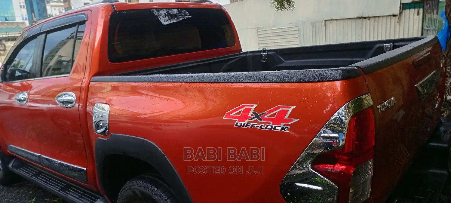 Toyota Hilux 2016 Red