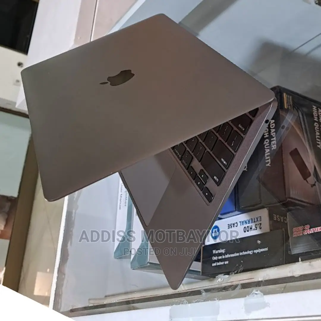 New Laptop Apple MacBook Air 2022 M2 8GB Apple M1 SSD 256GB