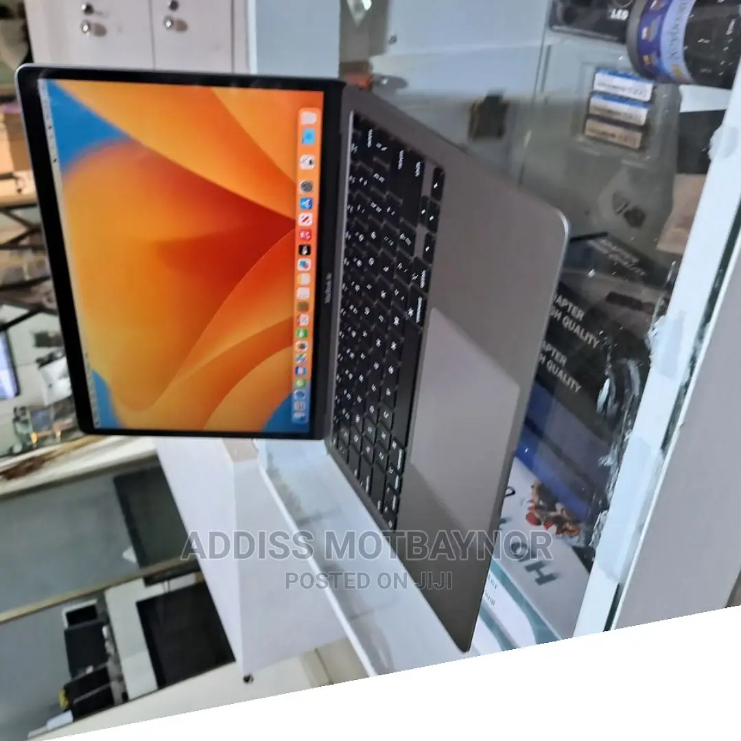 New Laptop Apple MacBook Air 2022 M2 8GB Apple M1 SSD 256GB