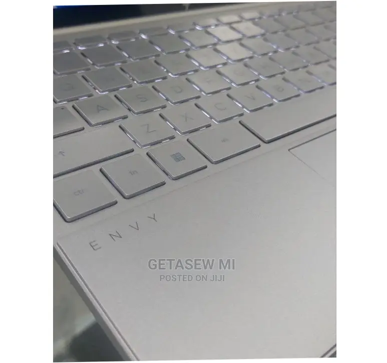 New Laptop HP Envy X360 8GB Intel Core I7 SSD 512GB