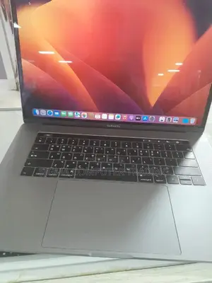 Photo - New Laptop Apple MacBook Pro 2017 16GB Intel Core I7 SSD 512GB