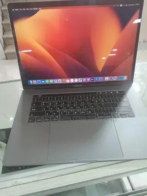 New Laptop Apple MacBook Pro 2017 16GB Intel Core I7 SSD 512GB