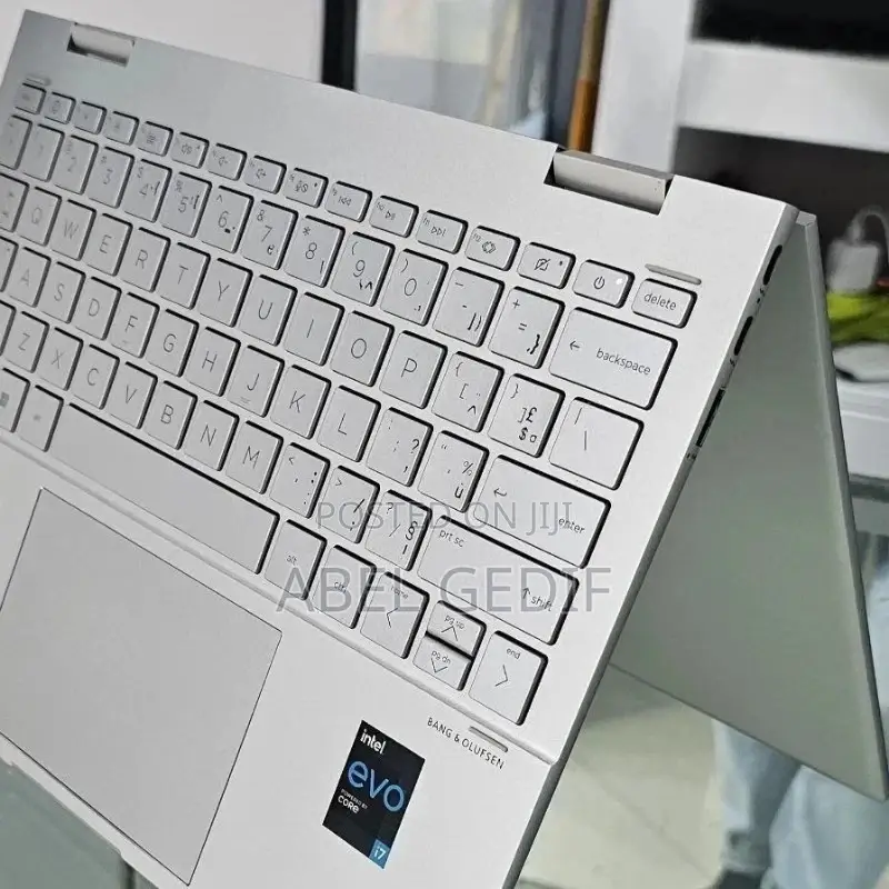 New Laptop HP Envy X360 8GB Intel Core I7 SSD 512GB