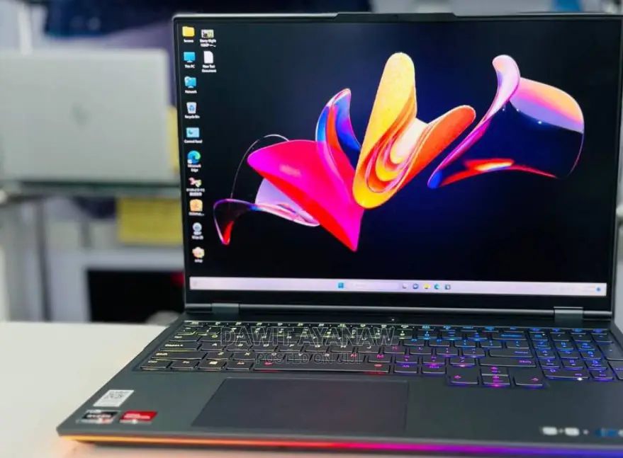 New Laptop Lenovo 16GB AMD Ryzen 9 SSD 1T