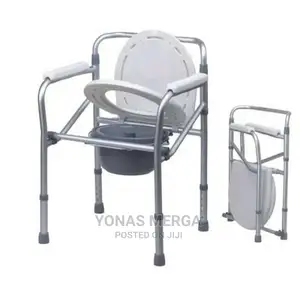 Kursi Toilet Comode Chair / Roda / Karet -