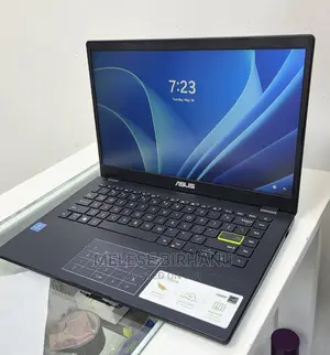 Photo - New Laptop Asus Vivobook E410M 4GB Intel Core I5 SSD 256GB