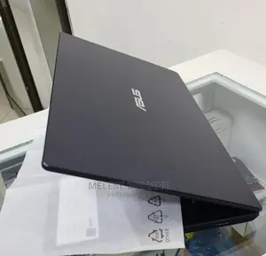 New Laptop Asus Vivobook E410M 4GB Intel Core I5 SSD 256GB