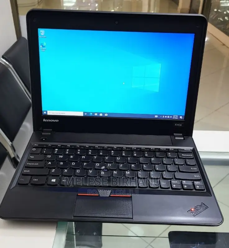 Laptop Lenovo ThinkPad Yoga 4GB AMD A4 HDD 500GB