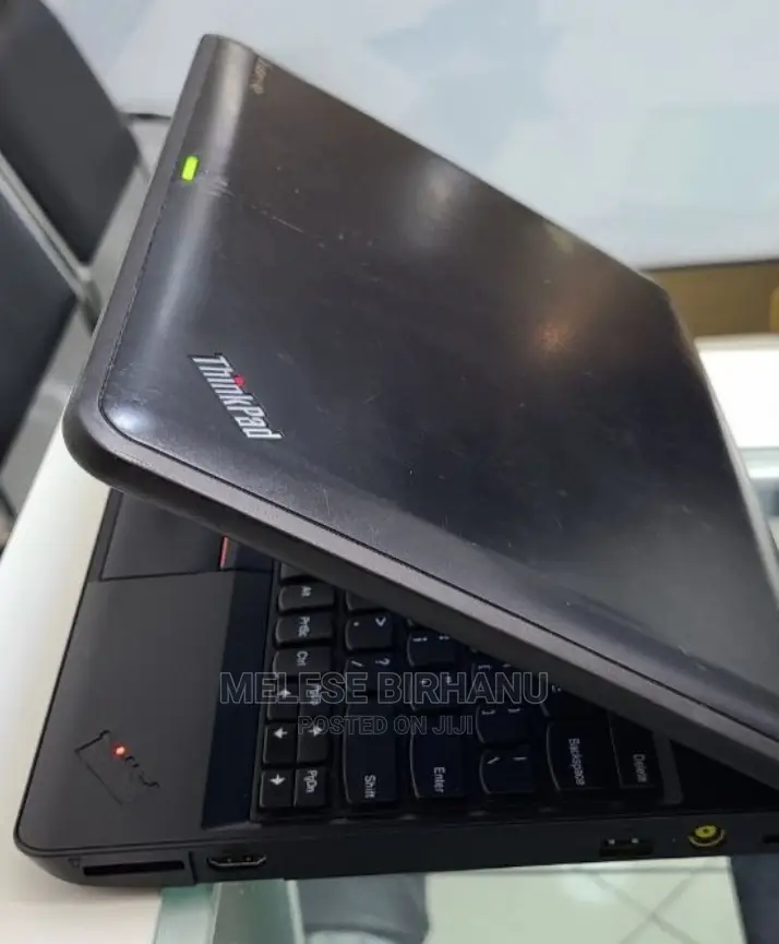 Laptop Lenovo ThinkPad Yoga 4GB AMD A4 HDD 500GB