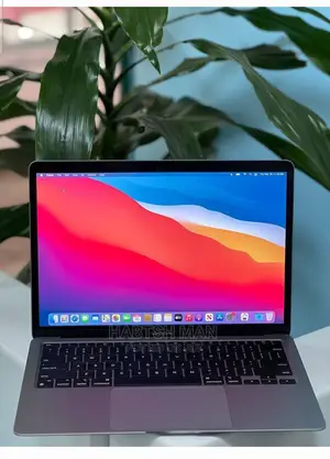 New Laptop Apple MacBook 2018 8GB Intel Core I5 SSD 256GB