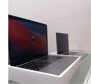 Photo - New Laptop Apple MacBook Pro 2021 M1 8GB Apple M1 SSD 256GB