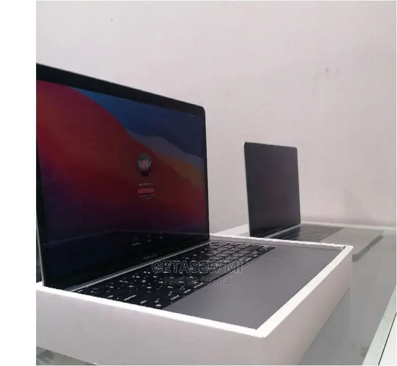New Laptop Apple MacBook Pro 2021 M1 8GB Apple M1 SSD 256GB