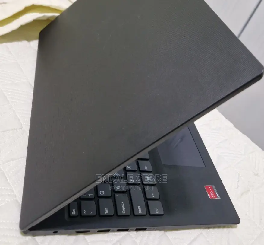 New Laptop Lenovo Ideapad 3 8GB AMD Ryzen 3 SSD 256GB