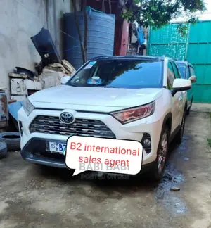 Photo - Toyota RAV4 2020 White