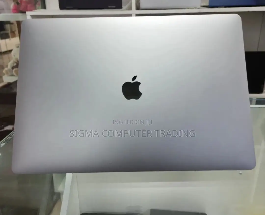 New Laptop Apple MacBook Pro 2017 16GB Intel Core I7 SSD 512GB