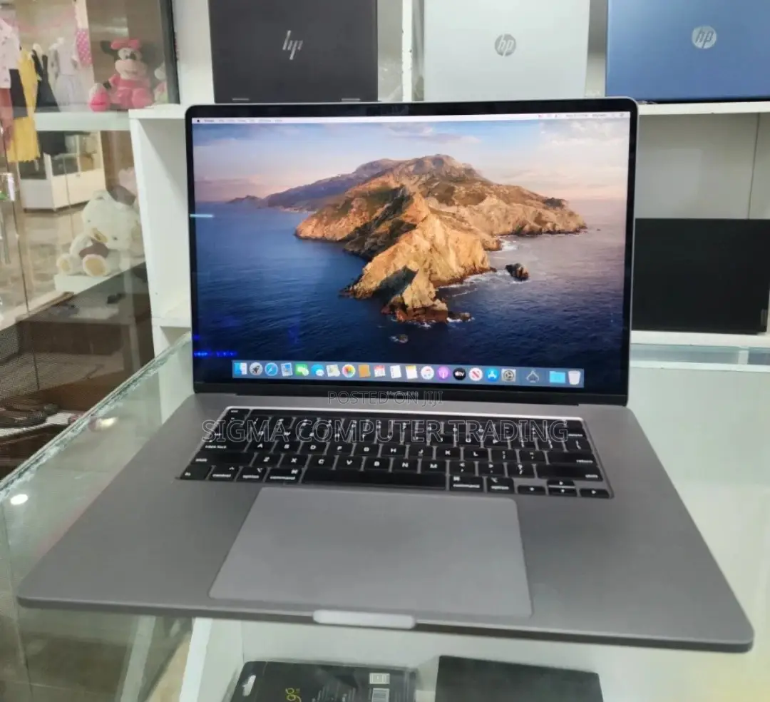 New Laptop Apple MacBook Pro 2017 16GB Intel Core I7 SSD 512GB