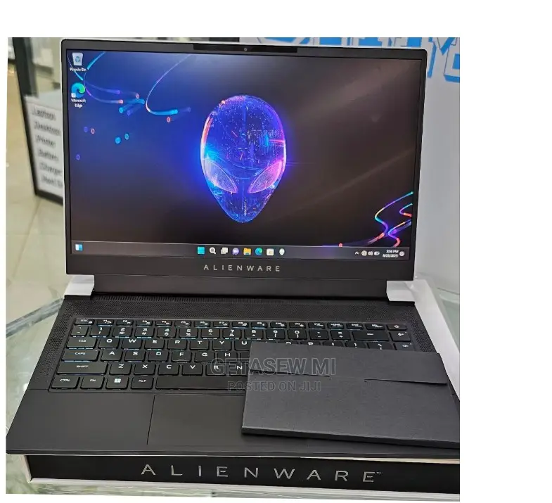 New Laptop Alienware M17x R2 16GB Intel Core I7 SSD 512GB