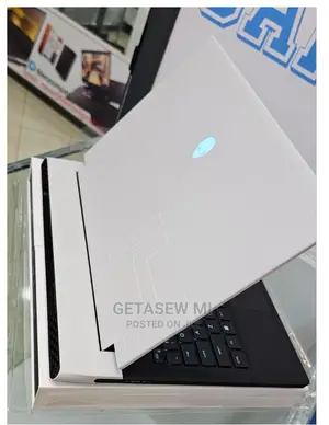 New Laptop Alienware M17x R2 16GB Intel Core I7 SSD 512GB