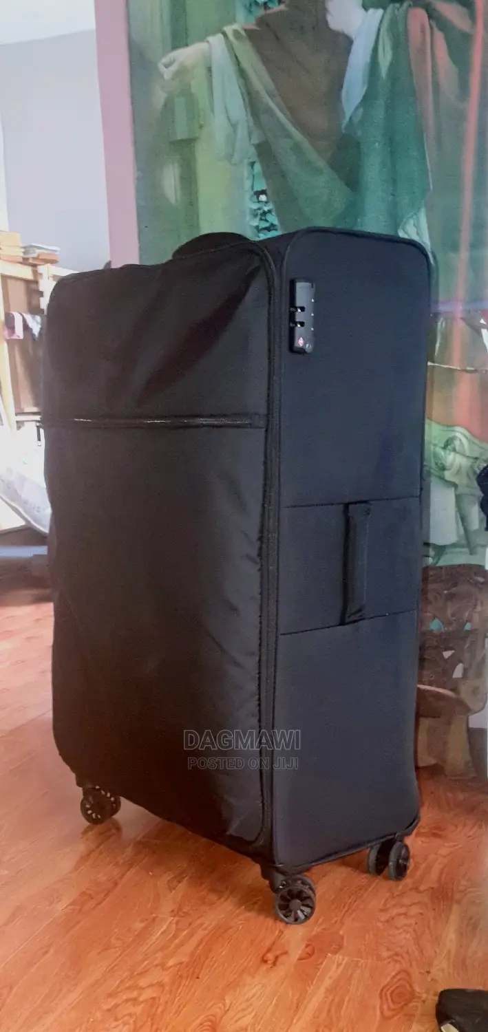 የውጭ ሀገር ጥንክር ጥራት ያለው ሻንጣ(Primark)