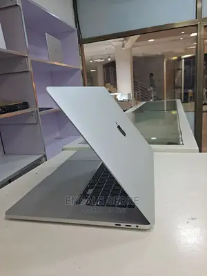 New Laptop Apple MacBook Pro 2019 16GB Intel Core I7 SSD 512GB