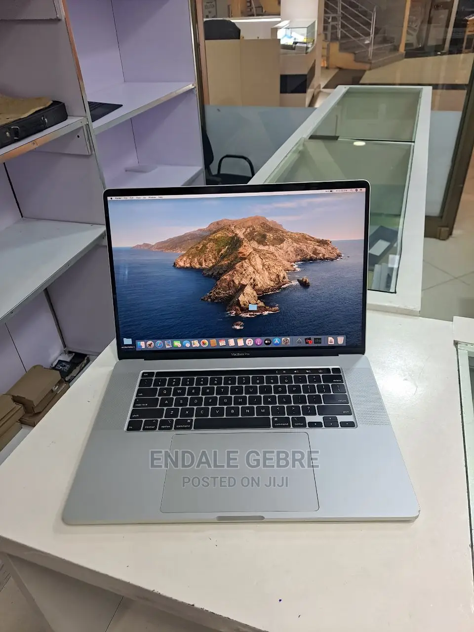 New Laptop Apple MacBook Pro 2019 16GB Intel Core I7 SSD 512GB